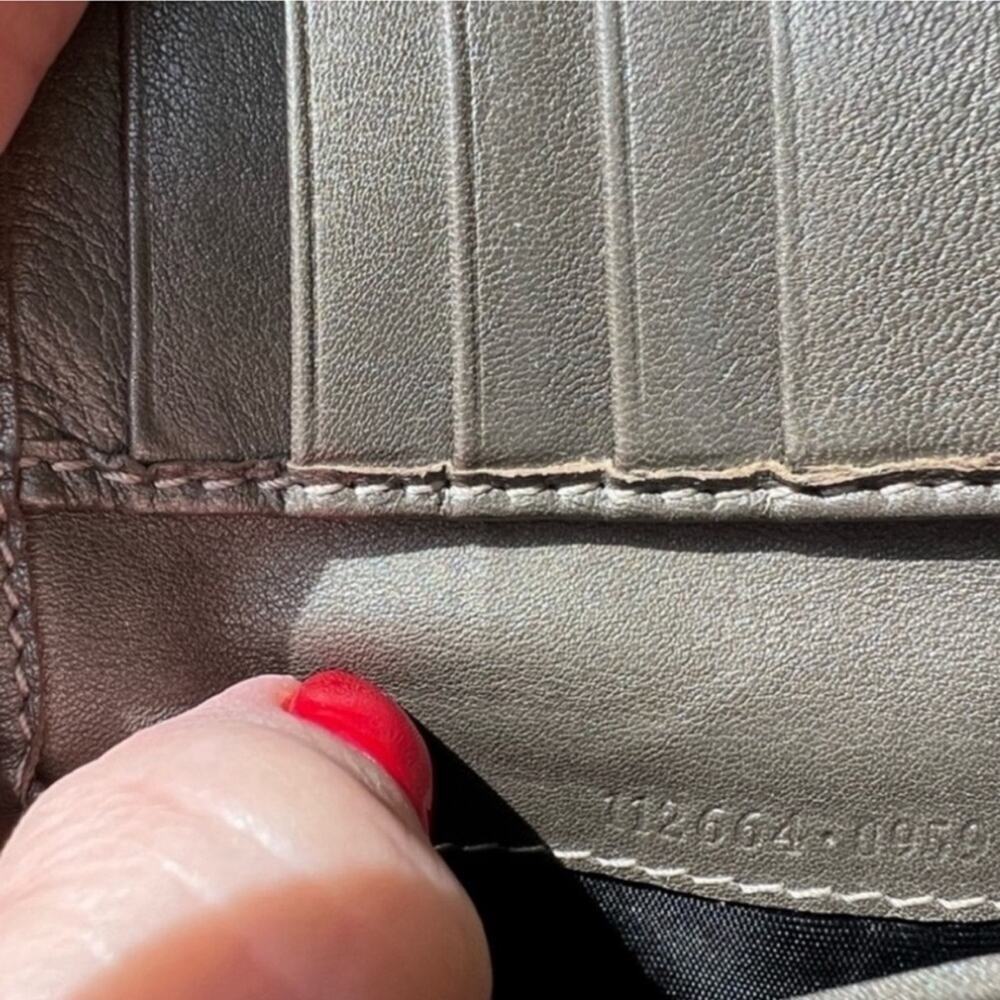 Gucci Compact wallet EUC - Picture 5 of 7